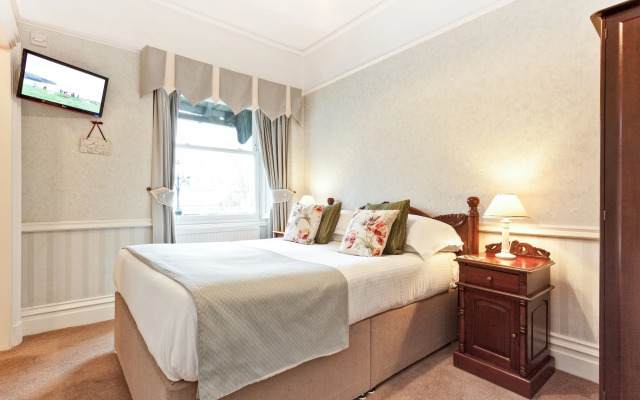 Beaumont House with FREE off-site Health Club - Adults Only