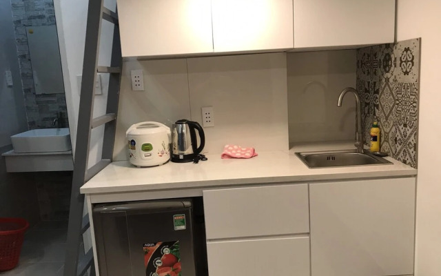 Smiley Apartment 8