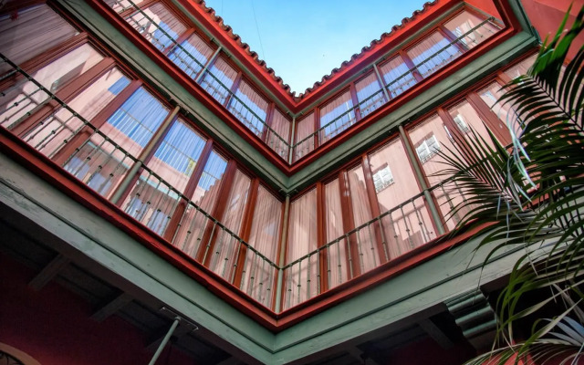 Oriental Apartment Gardens Views 2 pax