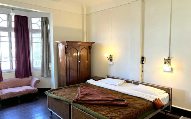 Pineridge Hotel