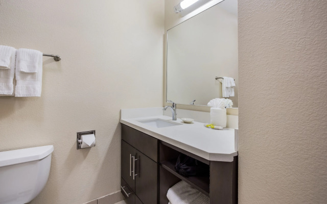 Candlewood Suites Virginia Beach Town Center by IHG