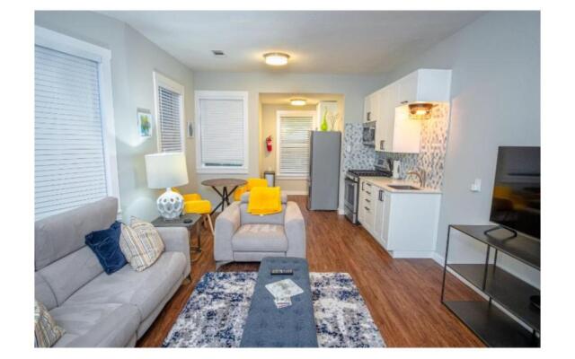 Remodeled Modern 1BR1BA Apt Near Downtown, 5min Pearl