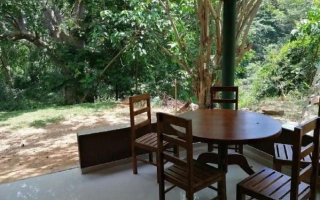 Silent Bungalow River Side