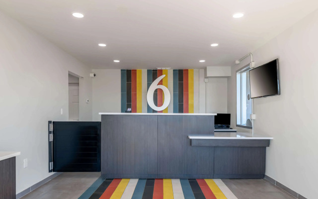 Motel 6 Commerce, GA