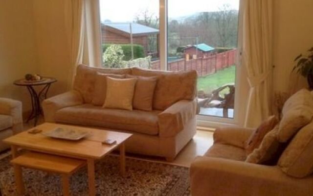 Longcroft View
