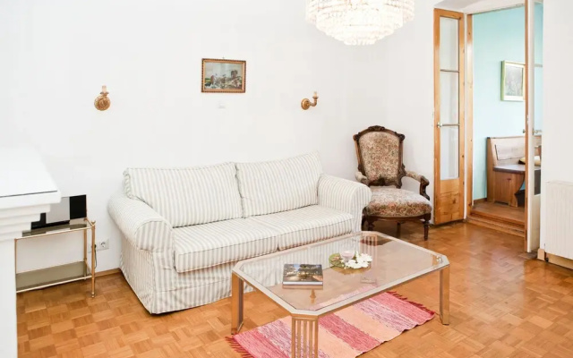 Marthas Veranda Apartment