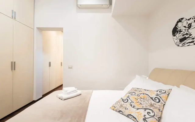 Art Gallery Apartment in Florence