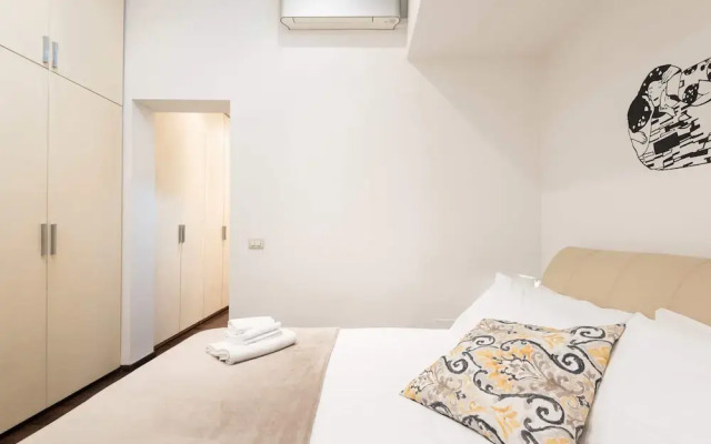 Art Gallery Apartment in Florence
