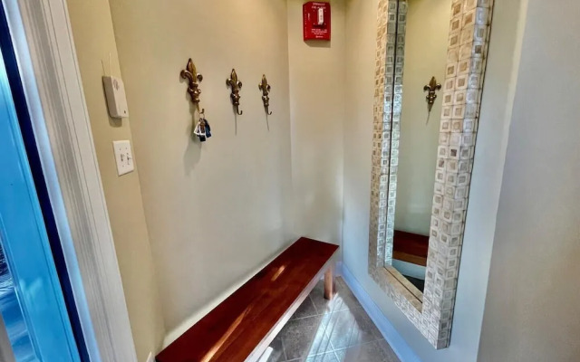 Blacstone Avenue 38285