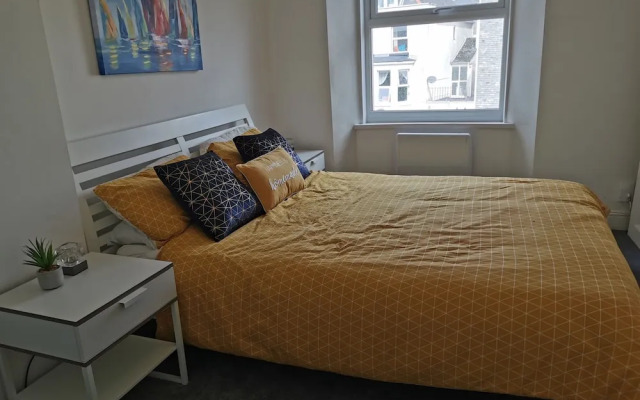 Beautiful 2-bed Seaview Apartment in Plymouth