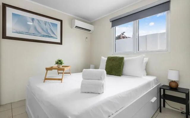 Lovely 3br2ba w Wifi Parking in Central Location