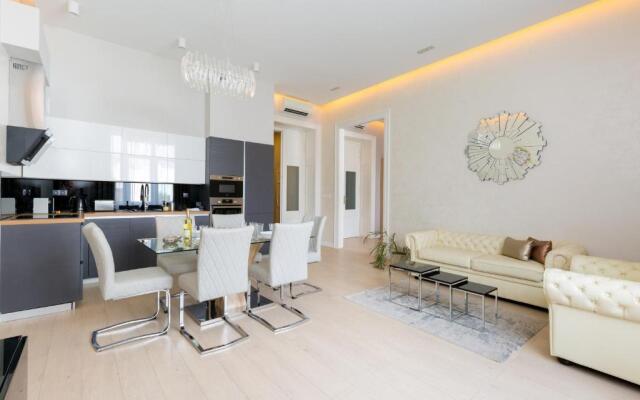 Grand Designer Dream Home in the Center W 3br/3bath