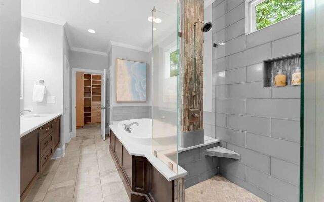 Grand Bay W/hot Tub, 440' Shoreline & Optional Boat Rental