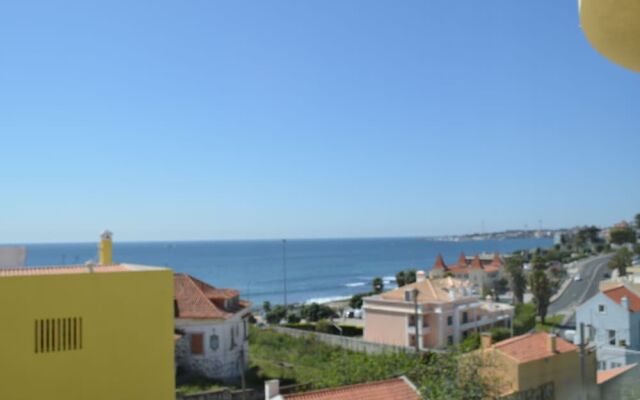 Cozy Apartment in Estoril