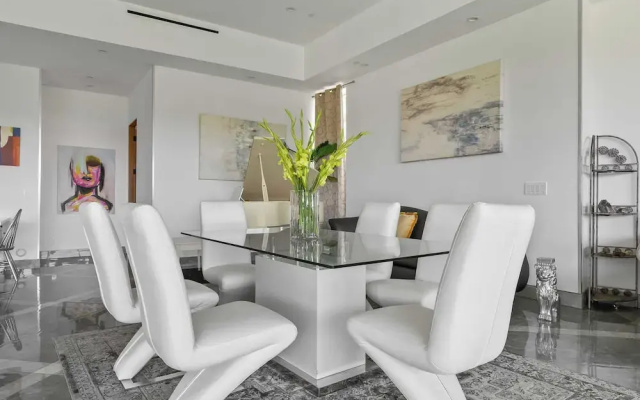 Luxe LA Escape w/ Pool, Views & Game Room Alta Vista Estate by Avantstay