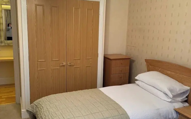 Executive Apartment, Woodford Mill, Witney