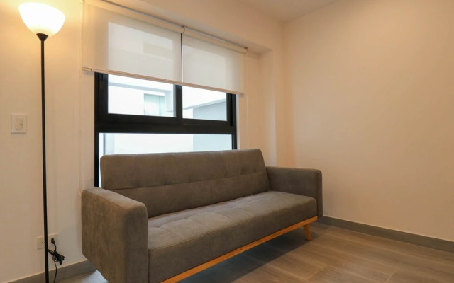 w Grandiose Duplex w Modern Deco in Miraflores