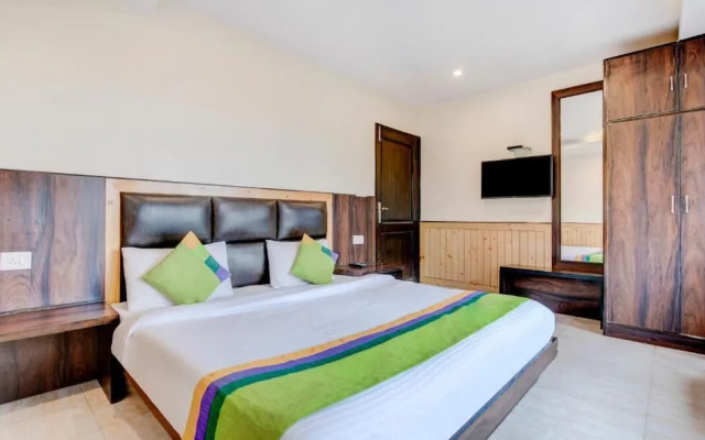 Itsy Hotels Avantika With Forest View