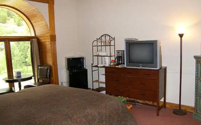 RedAwning Village Suites #350