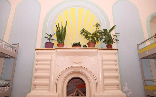 Flora Hostel