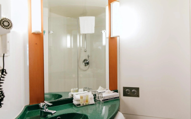 ibis Newcastle