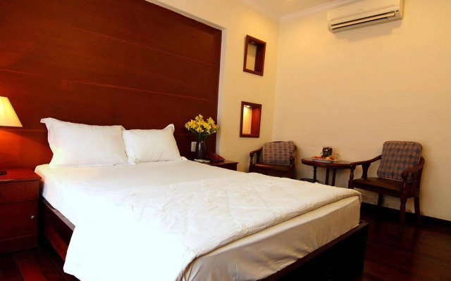 Moonlight Hotel Saigon South