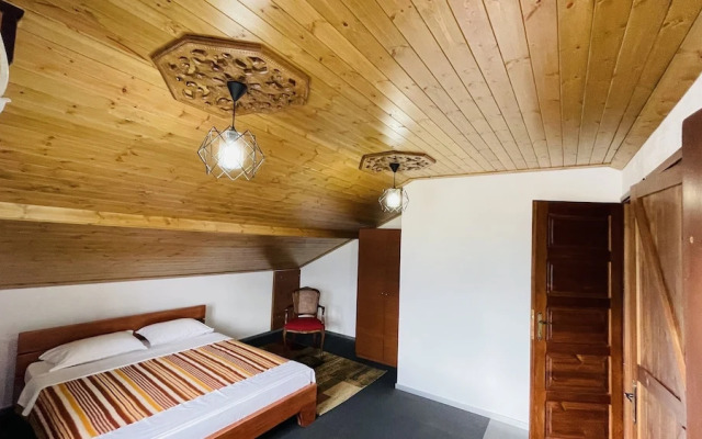 Denis Guest House