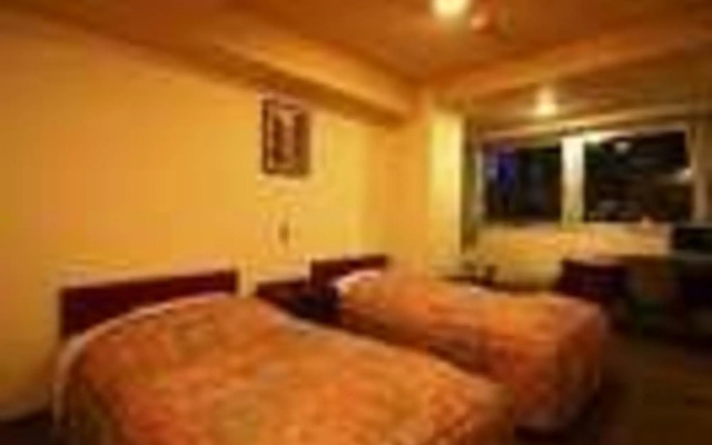 Weekly-Sho Hotel Chitose