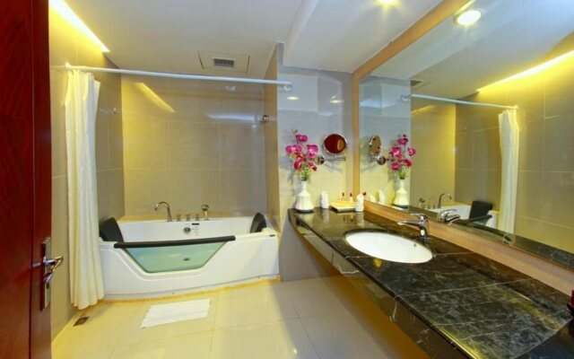 Rocky Plaza Hotel Padang