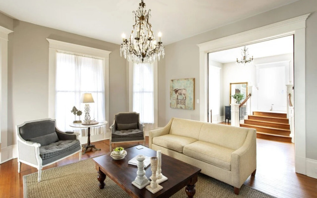 Katy House Bed and Breakfast