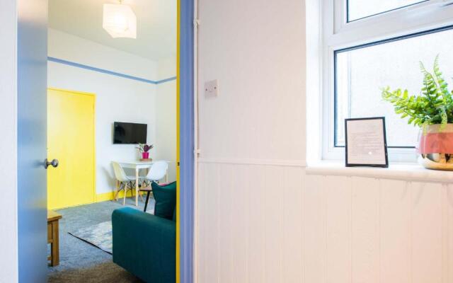 1 bed central Cardiff apartment with free parking