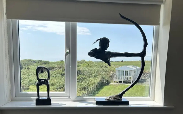 Country Retreat Sleeps 2 Near Cymyran Beach