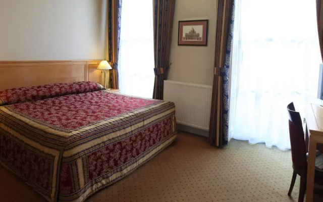 Lancaster Hotel