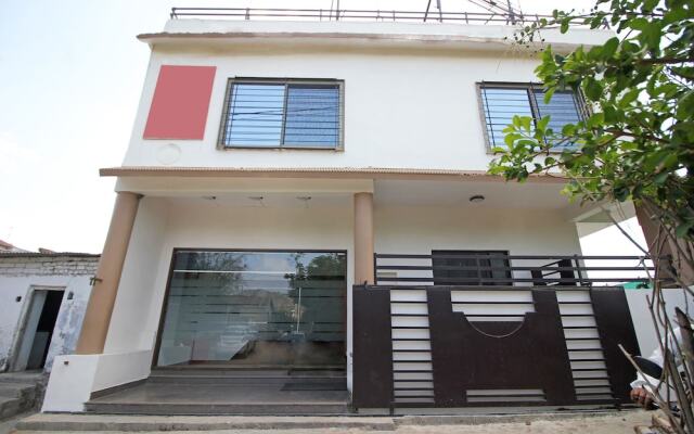 OYO 3422 Hotel Golden Berry