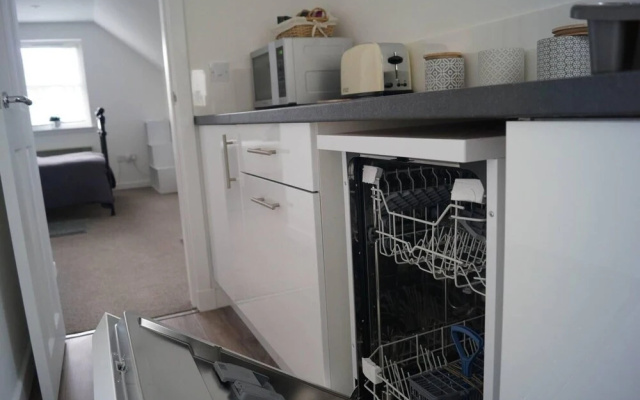 Cosy Kirriemuir Flat - Pet Friendly Retreat