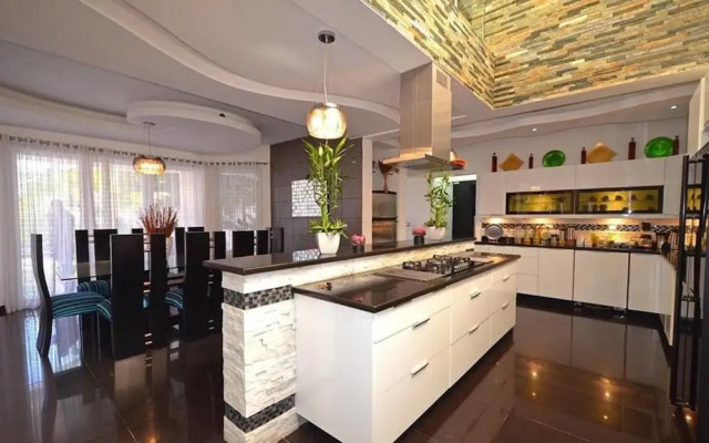 Luxury Villa in Sosua Center - 7 Beds/7 Baths