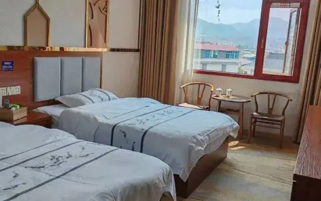 Menglian Bafang Hotel