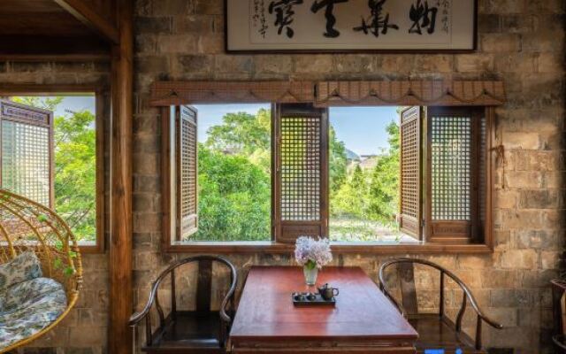 Yupingge·Long history Viewing Huizhou Design Homestay (Hongcun Pingshan Scenic Area)