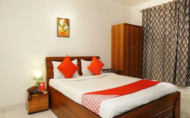 OYO 23239 10 Blossoms Service Apartments