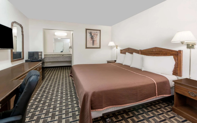 Knights Inn Slaton