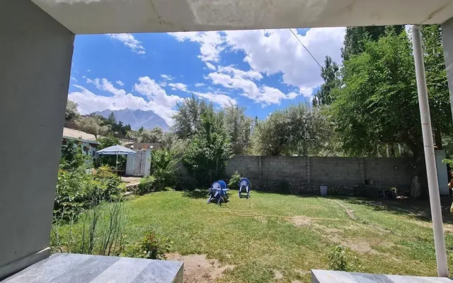 Rus Olive Lodge