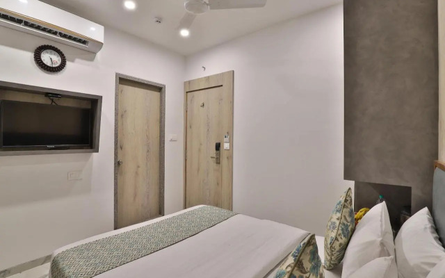 OYO Rooms Near Station Gulambaba Road 2