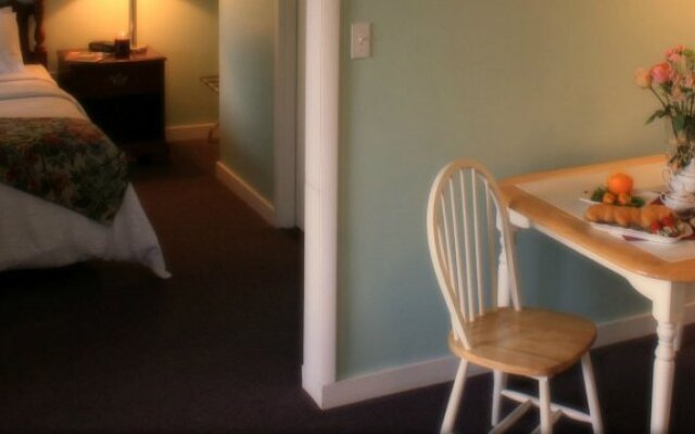 Blakeslee Inn & Restaurant