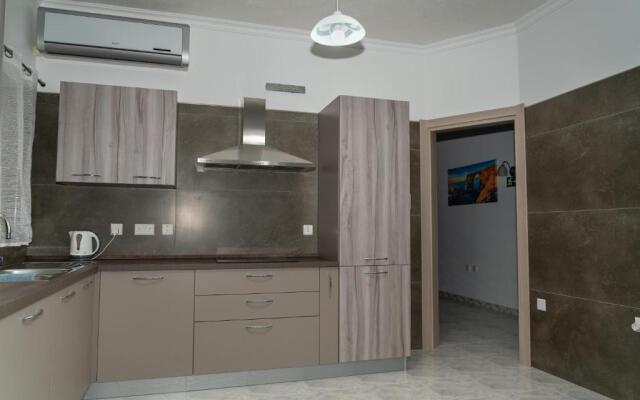 Riviera Mansions Apt. 9 - Side Sea-View, 3 bedroom Deluxe Apartment