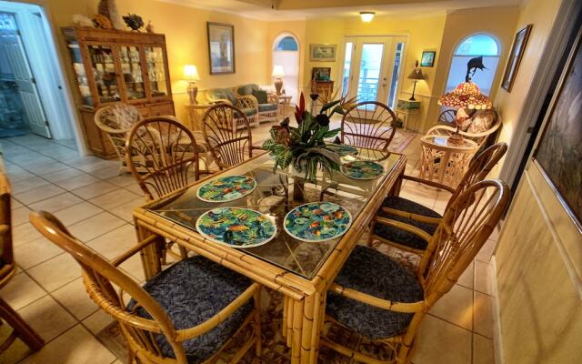 Family Ties - 3 Br Home