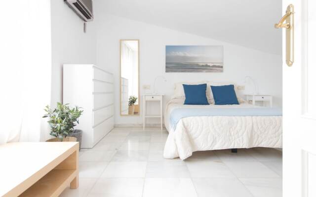 House with Garden & Pool in Malaga