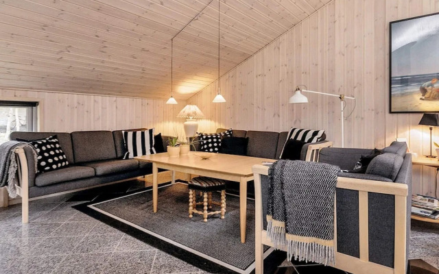 Lively Holiday Home in Ålbæk near Sea