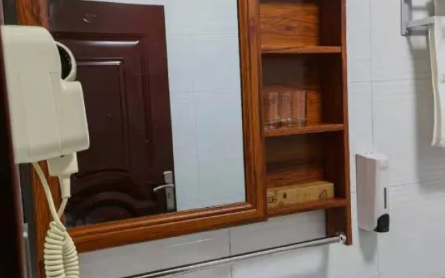 Wutai Mountain Xian Yaju Inn – Bathroom – Xinzhou