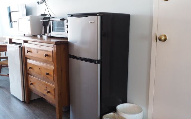 Apex Inn 1 Bdrm Suite 305-306 2 Bedroom Condo