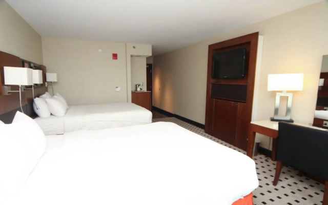 Delta Hotels by Marriott Milwaukee Northwest